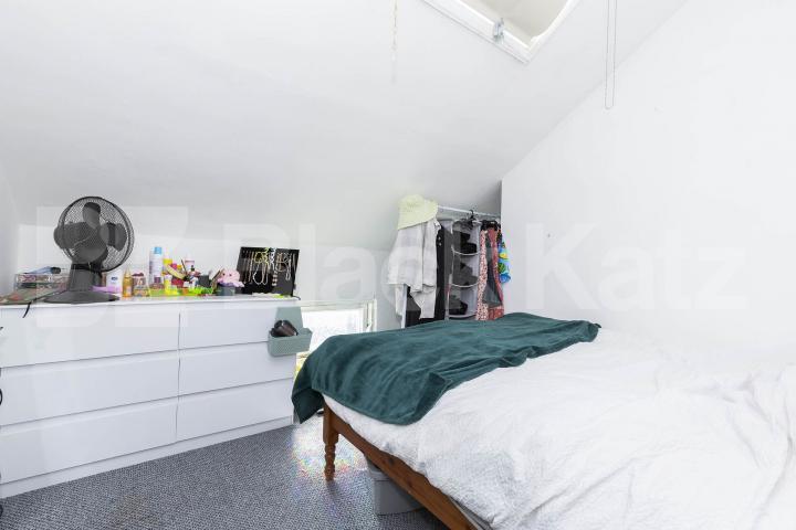 large split level 2 bedroom property with terrace in the heart of Crouch End The Broadway, Crouch End